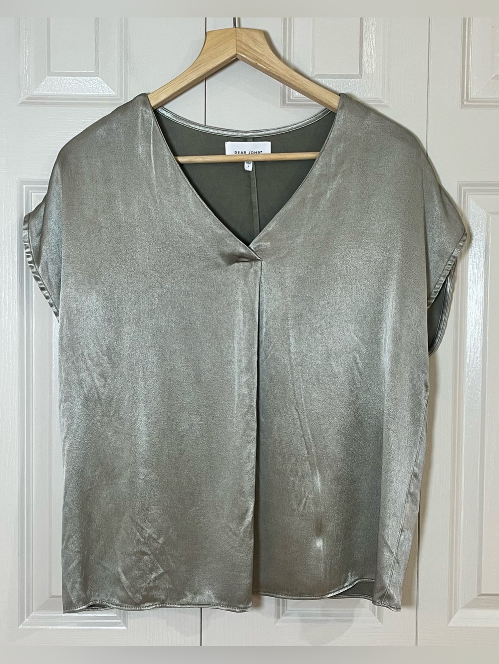 Dear John Kristen Silver/Pewter Sheen V-Neck Cap Sleeve Blouse Size Large